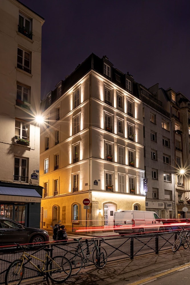 HOTEL ROMANCE MALESHERBES BY PATRICK HAYAT(FORMERLY ROMANCE MALESHERBES) in PARIS
