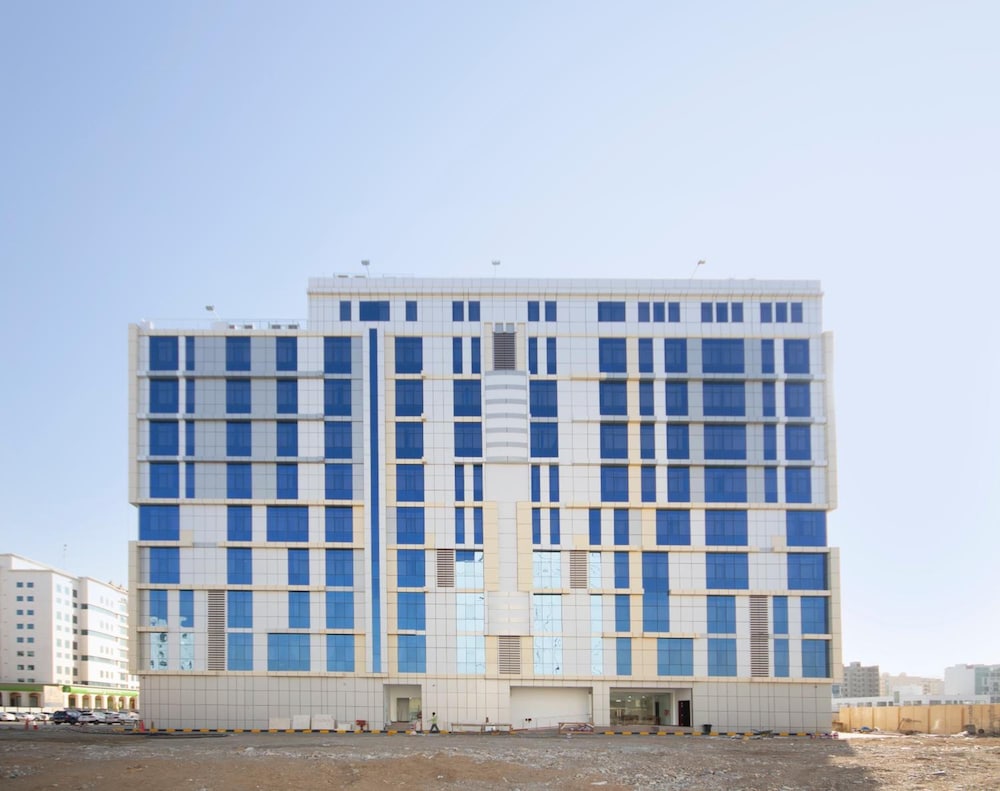 Home Station Hotel 2/25