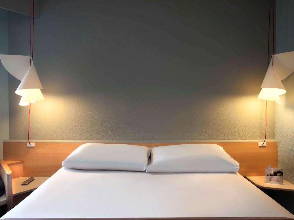 Ibis Nice Aeroport Promenade Hotel 18/72
