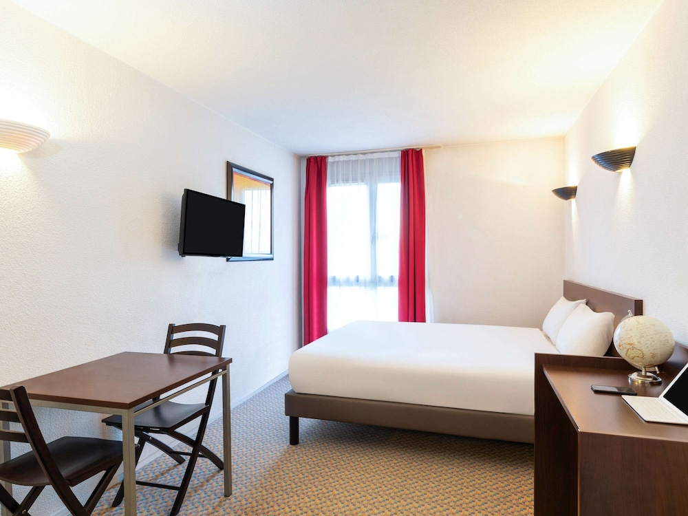 STUDIO, DOUBLE BED