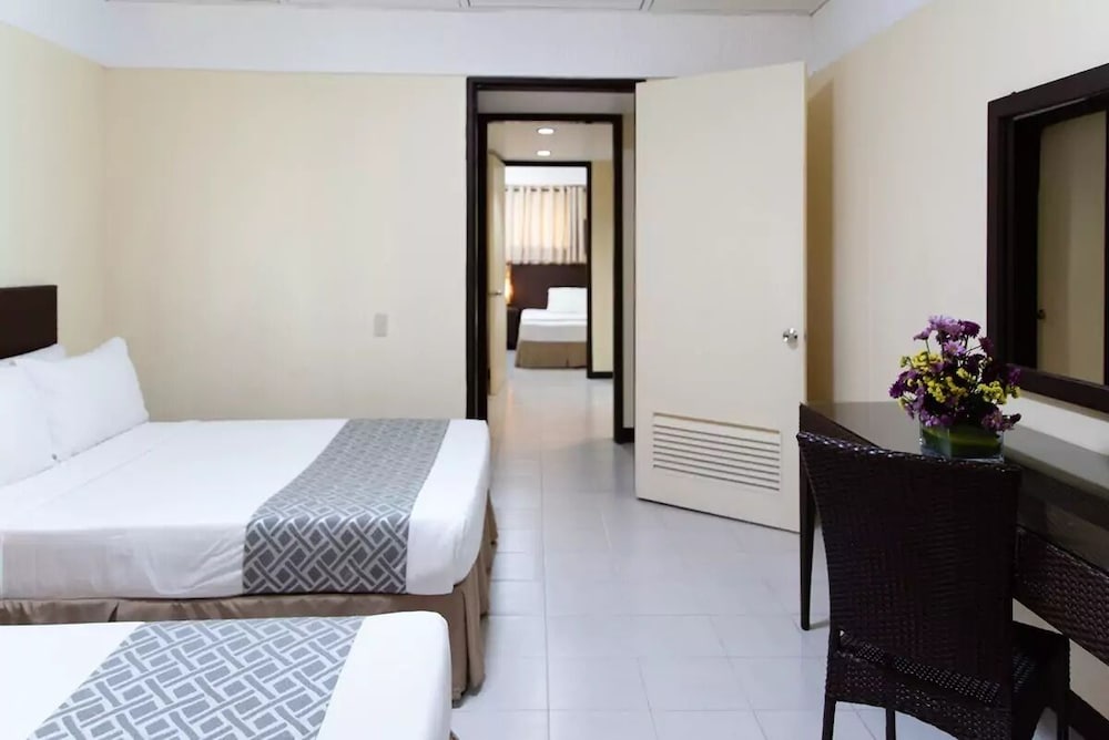 Matabungkay Beach Resort Hotel 23/65