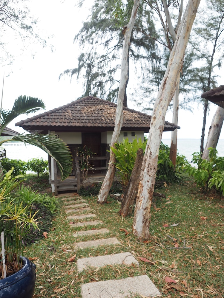 Rayong Resort Hotel 5/65