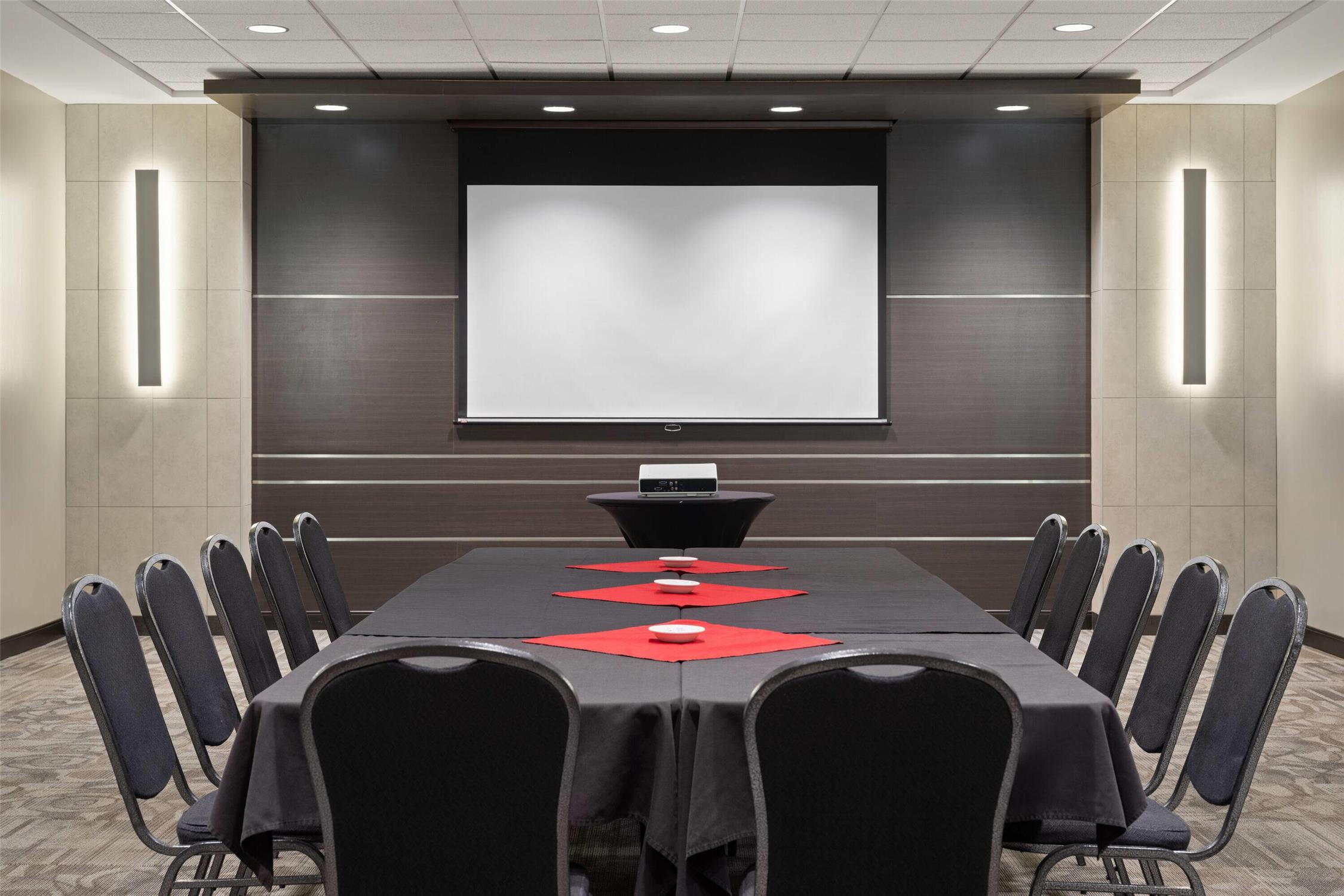 Ramada by Wyndham Saskatoon 58/69