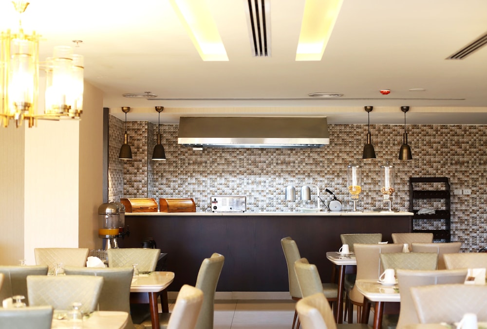 The Sanrock Hotel 38/47