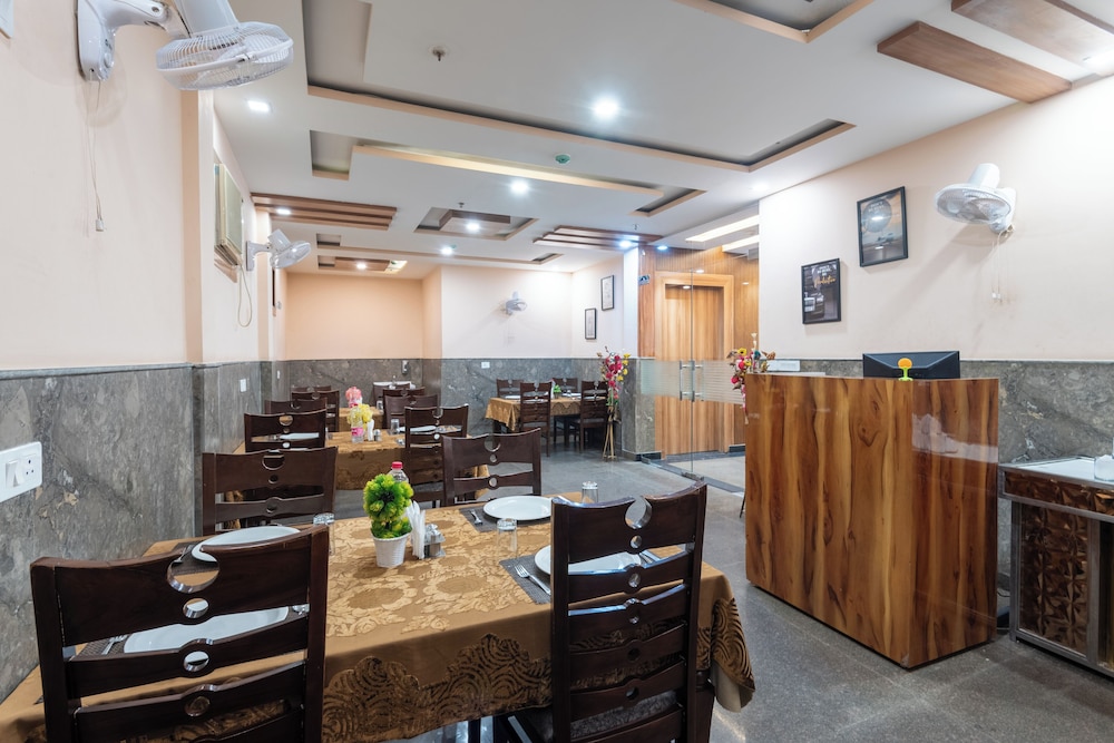 Hotel Royal Inn Igi 33/41