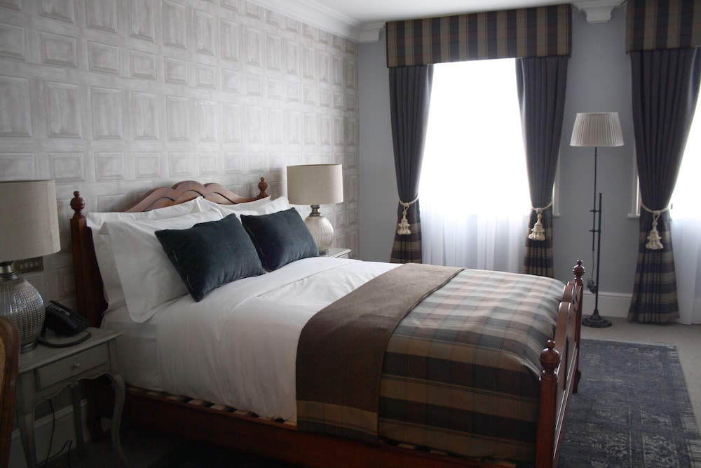 The Clerk &amp; Well Pub &amp; Rooms 28/52