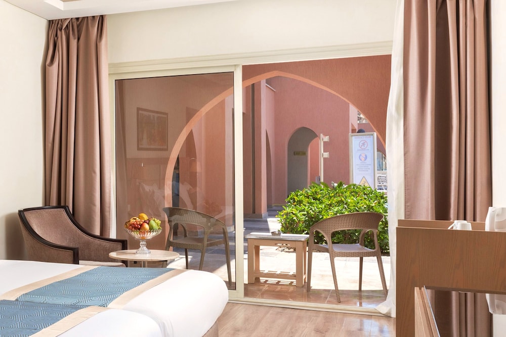 غرفة ديلوكس بسرير كينج، Pickalbatros Alf Leila Wa Leila Resort - Neverland Hurghada 5/6