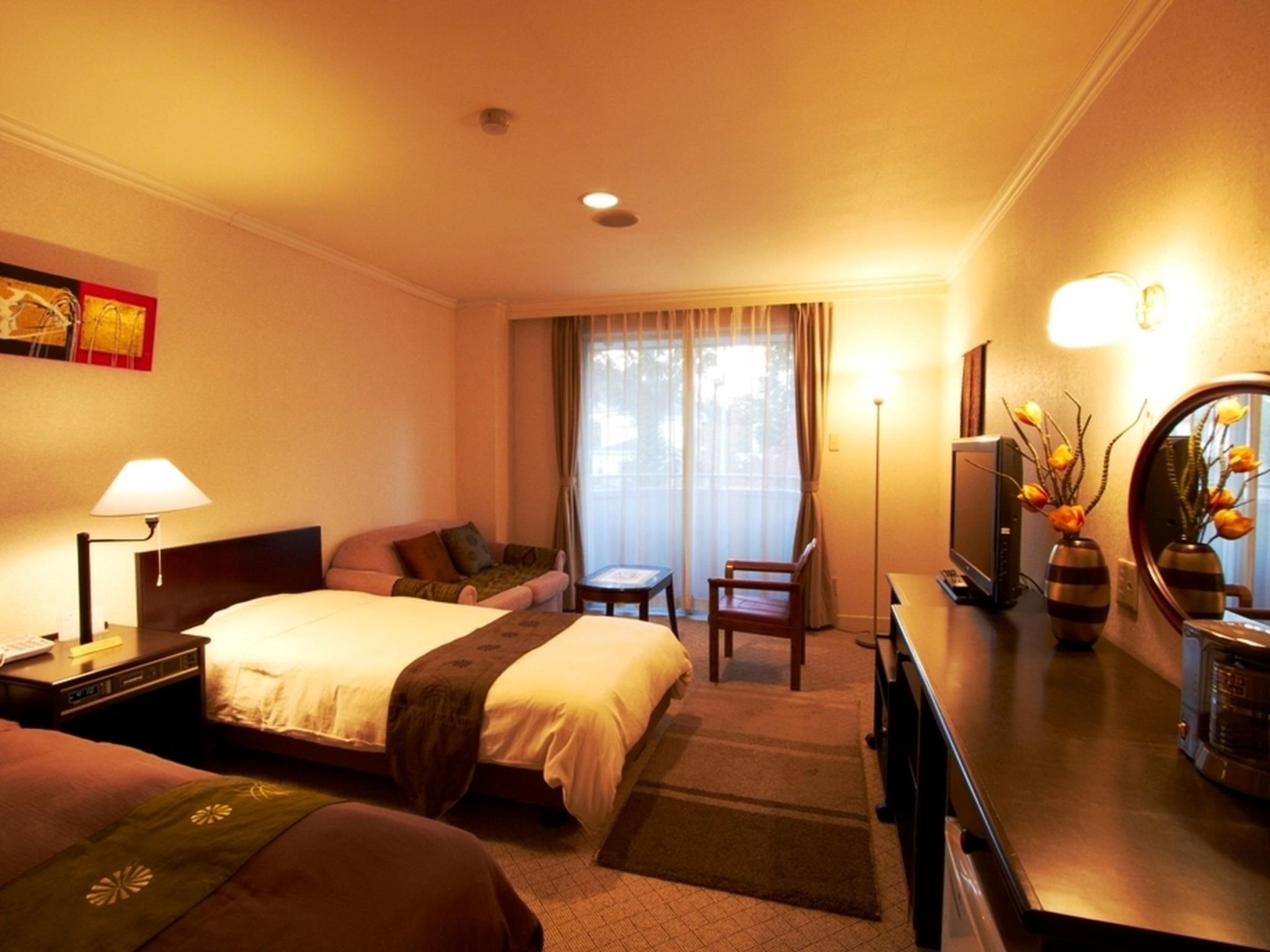DELUXE, TWIN BEDS
