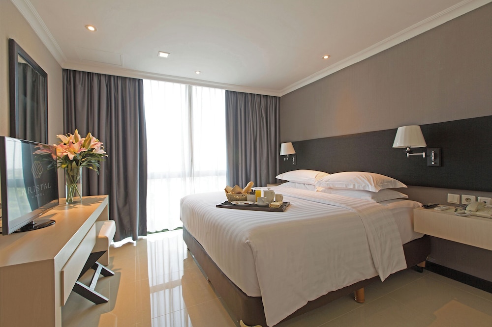 2 BEDROOMS, DELUXE