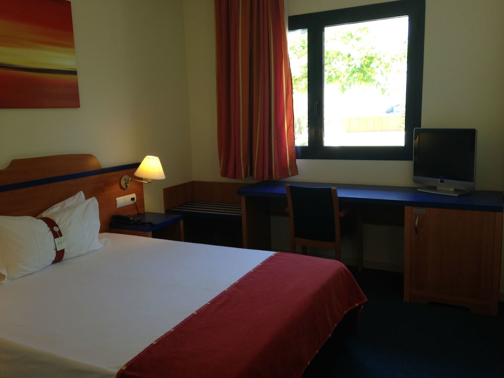 Holiday Inn Express Onda 11/49
