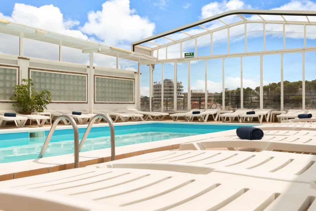 Mercedes Hotel 32/56