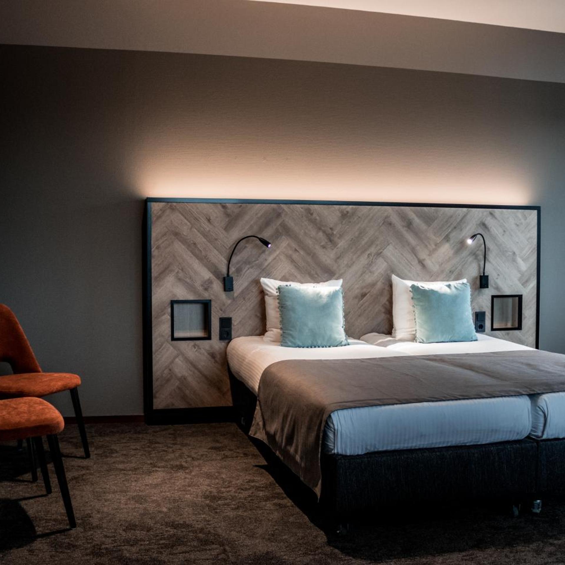 جناح، Hotel ten Cate 2/3