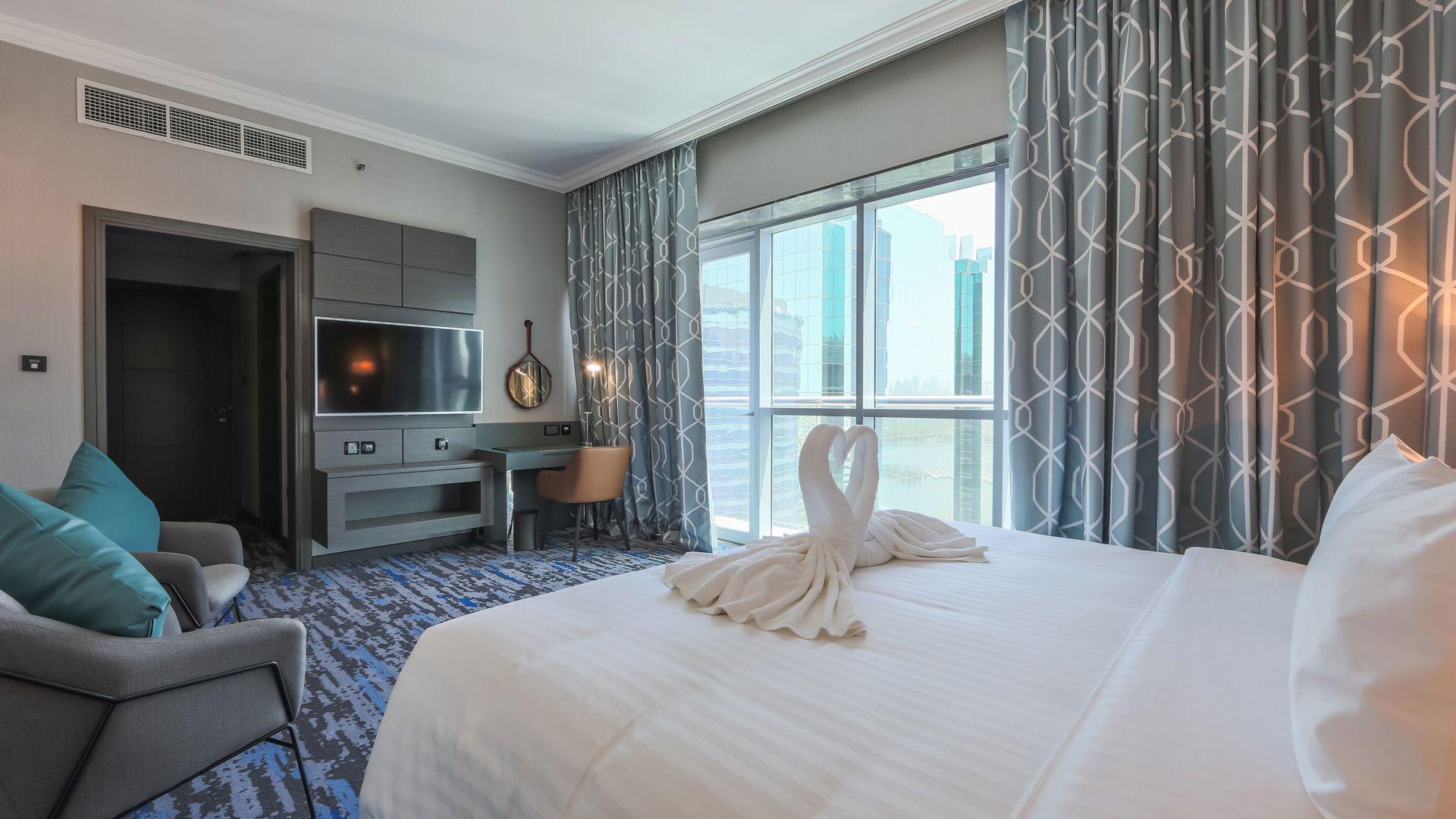 2 Bedrooms, Suite, Creek Side