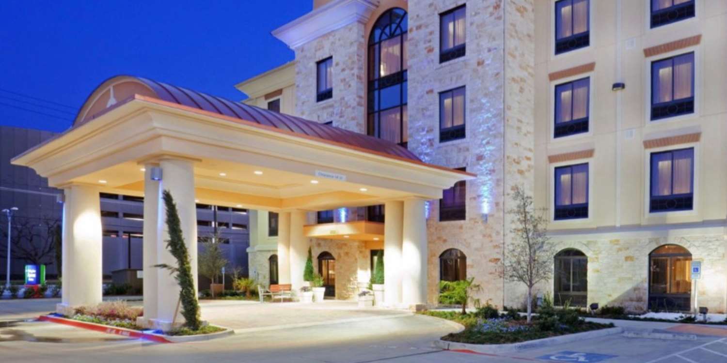 Comfort Inn & Suites Dallas Medical-Market Center 20/23