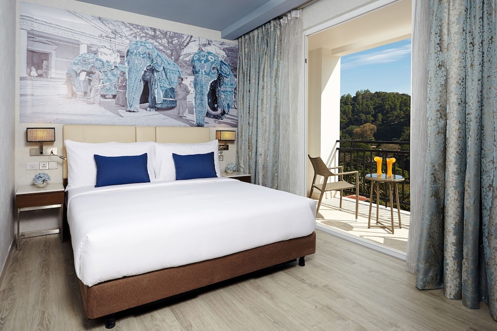 Radisson Hotel Kandy 24/72