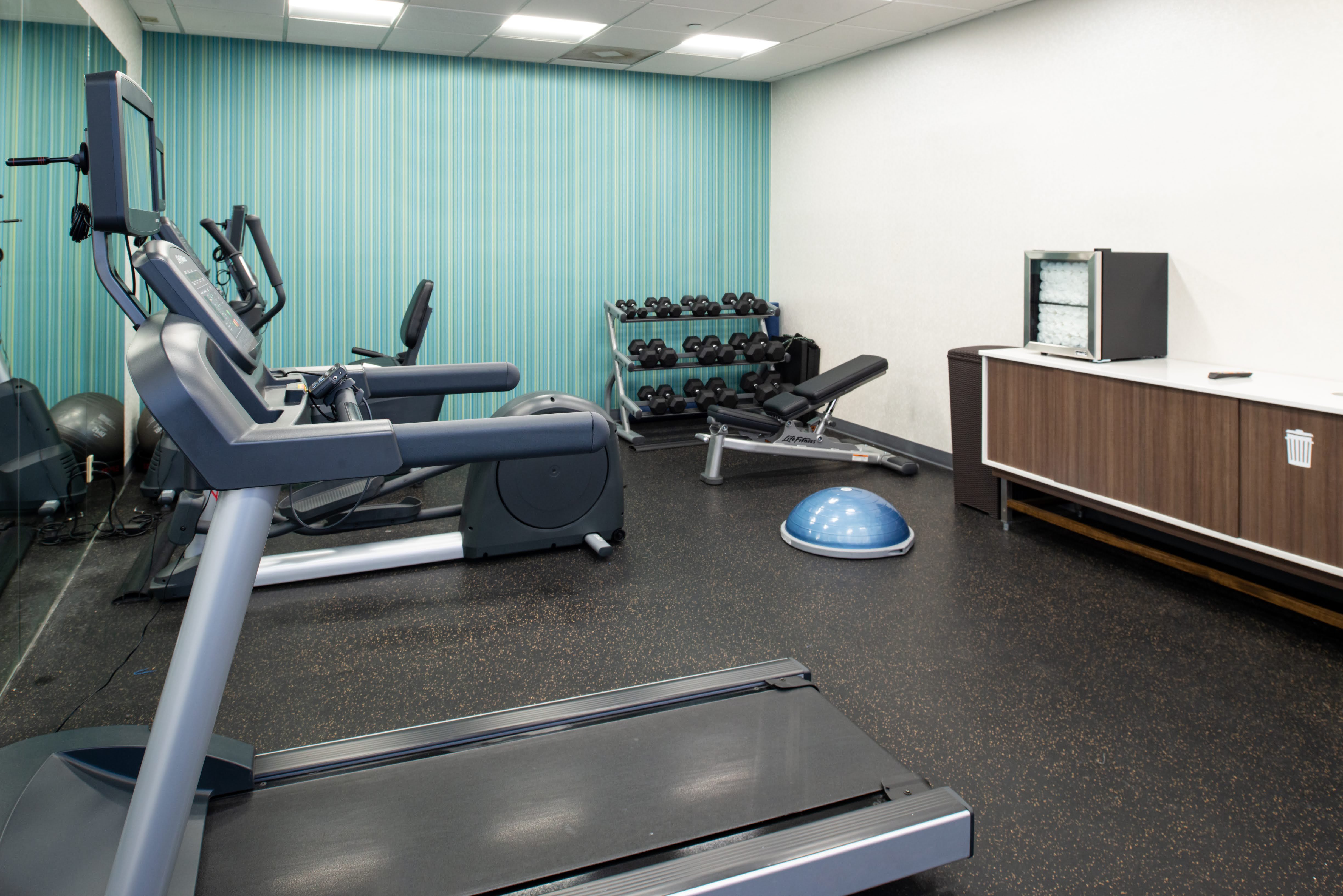 Holiday Inn Express Hotel And Suites Los Angeles Downtown West 30/55