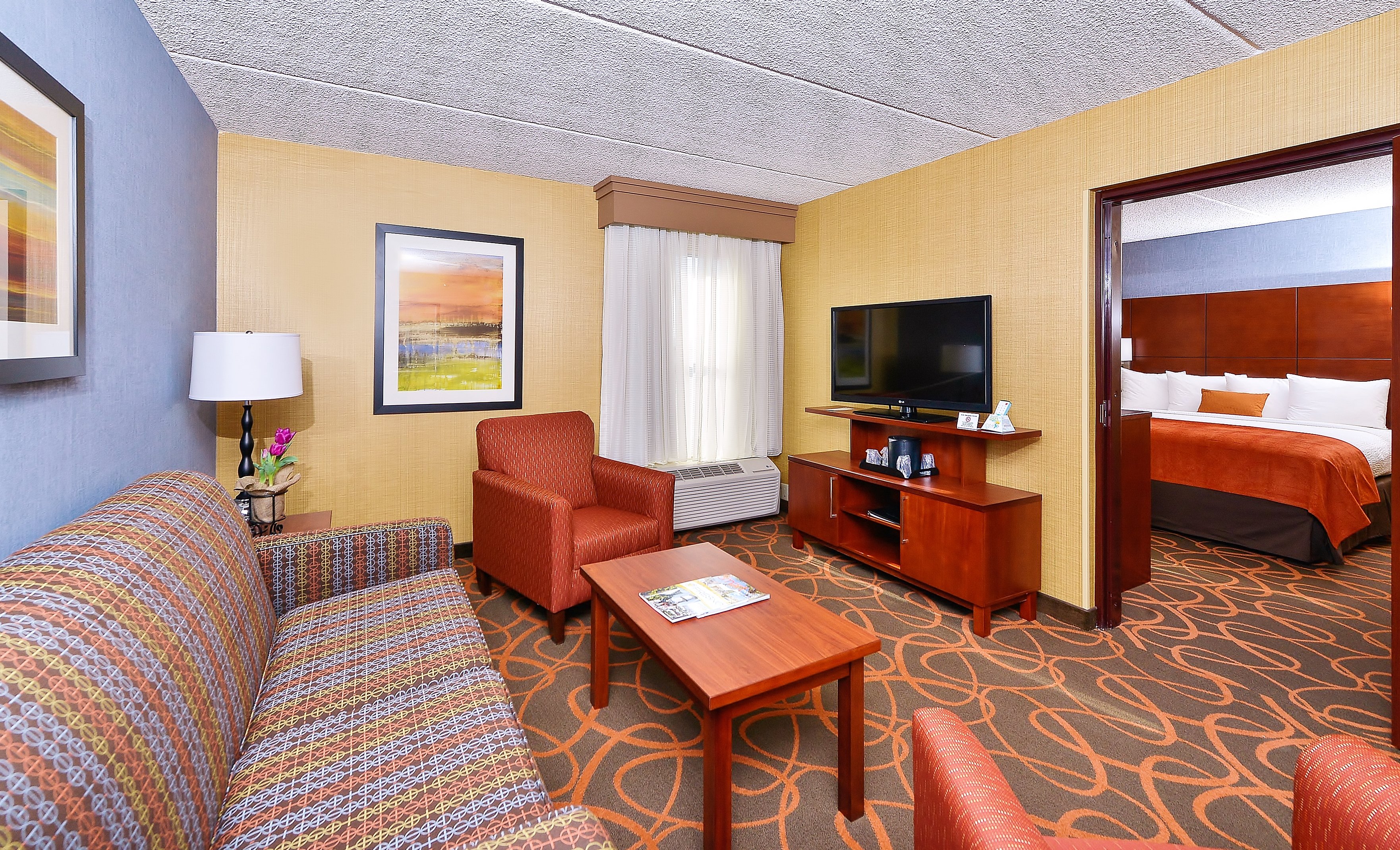 Best Western Plus Fresno Airport Hotel 34/68