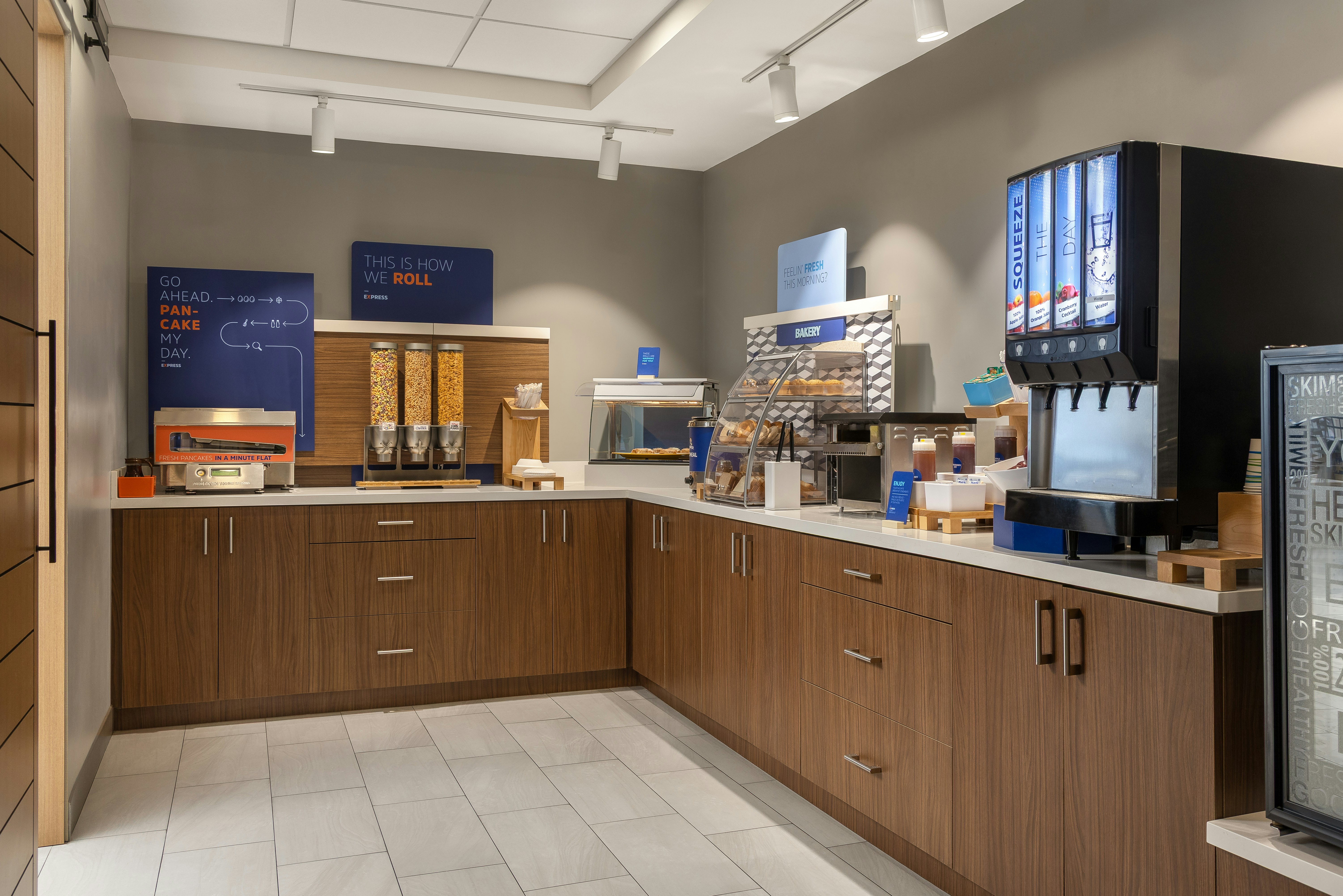 Holiday Inn Express Suites 14/66