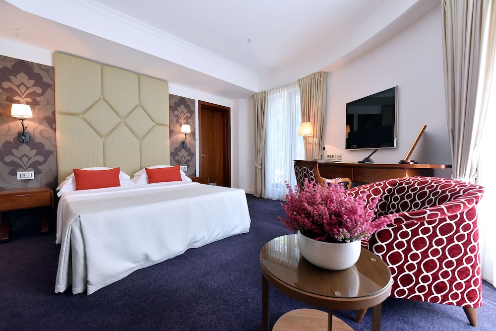 Ziya Hotel 11/67
