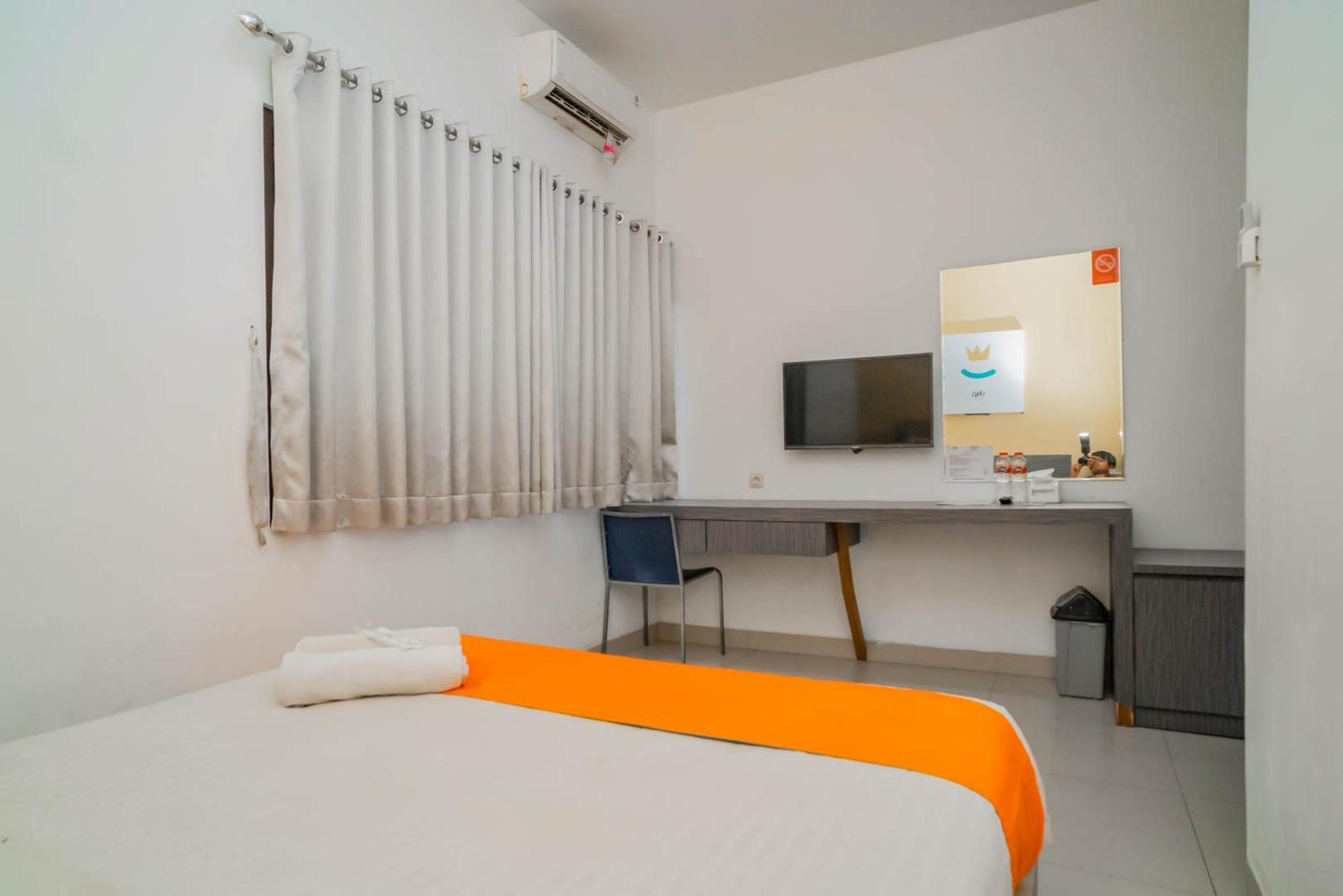 Sans Hotel Widarasari Cirebon 21/55