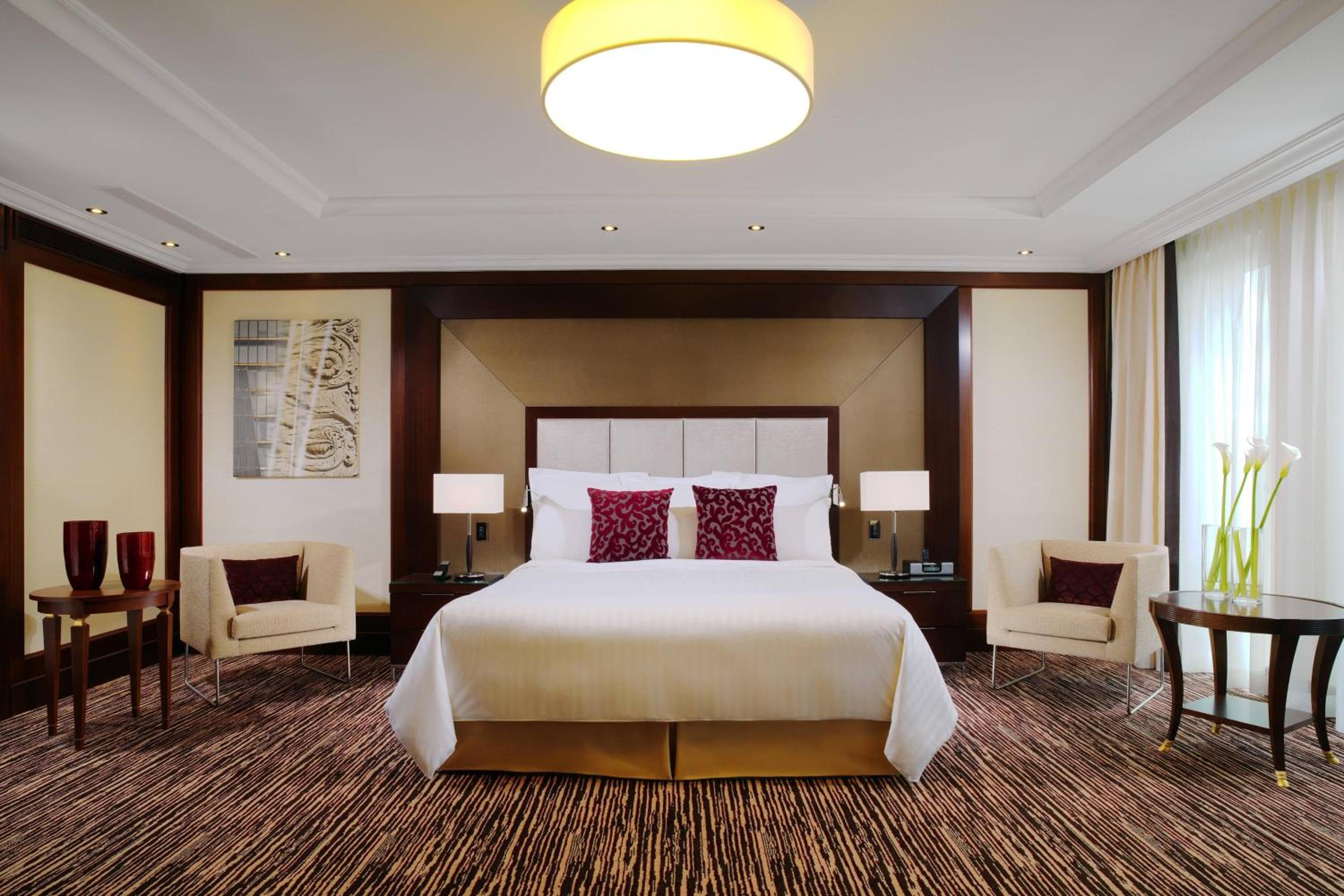 1 Bedroom, Capital, Suite, King Bed, Executive Lounge Access, High Floor