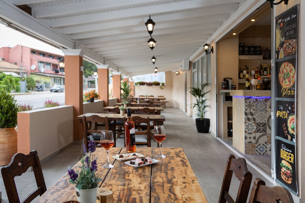 Wilde Rose Hotel 42/59
