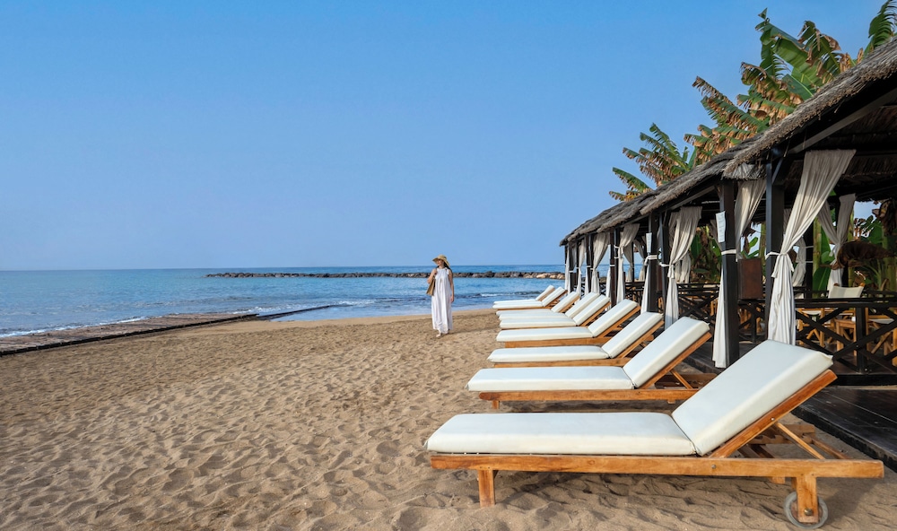 Constantinou Bros Asimina Suites Hotel 43/47