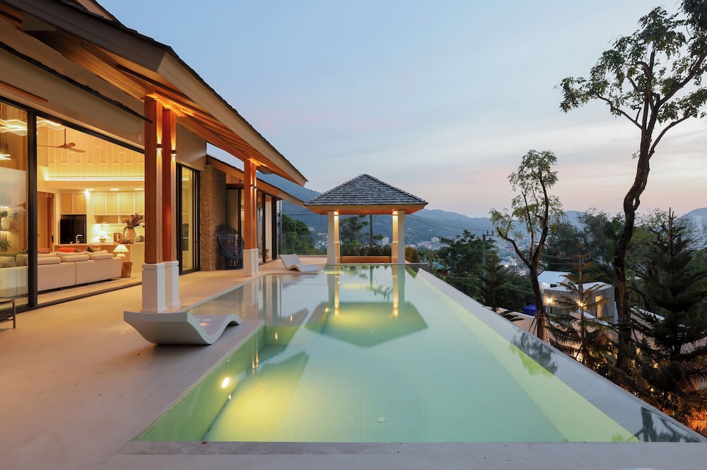 Chateau Du Village Patong 38/65