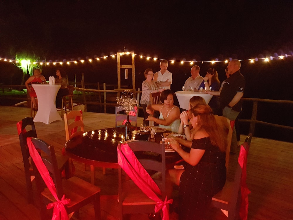 LAMANAI LANDINGS HOTEL AND MARINA 53/76