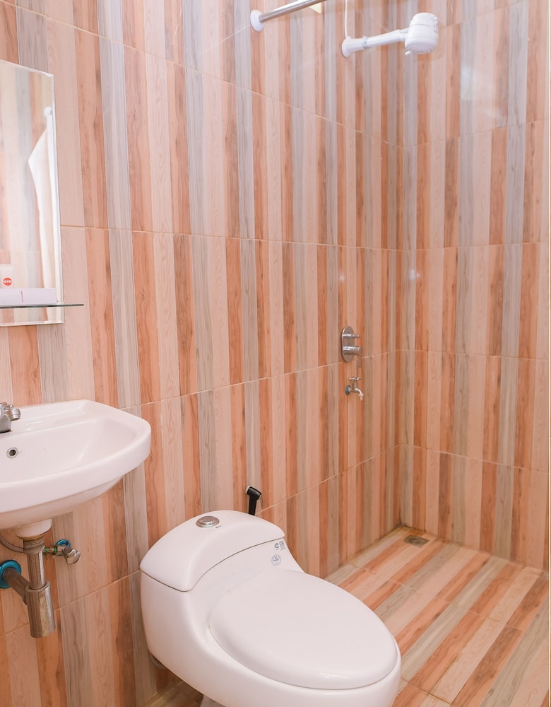 Hotel Capital O 854 Ub Caisar Hotel 28/28