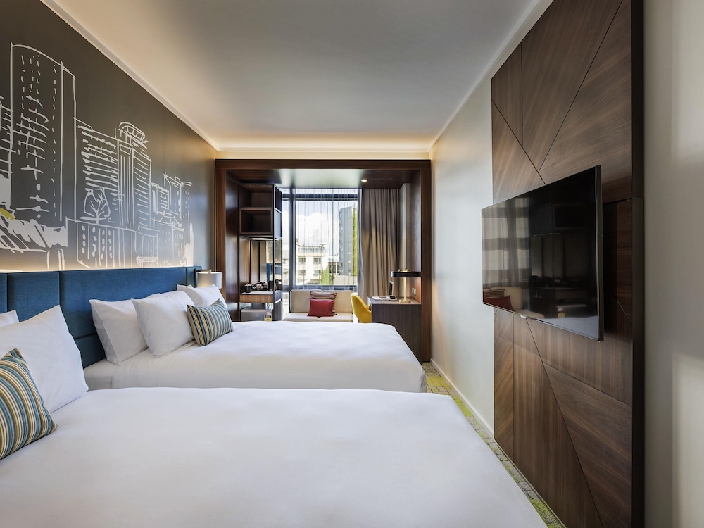 STANDARD, 2 QUEEN BEDS