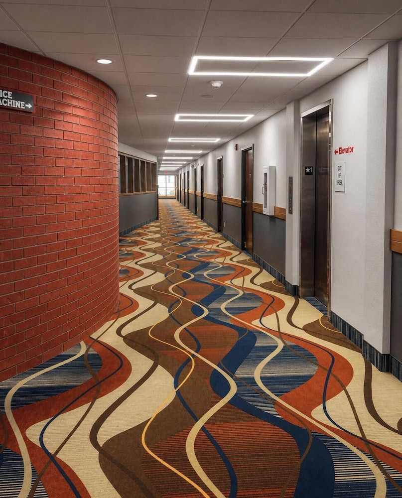 Apple Tree Inn and Suites 55/62