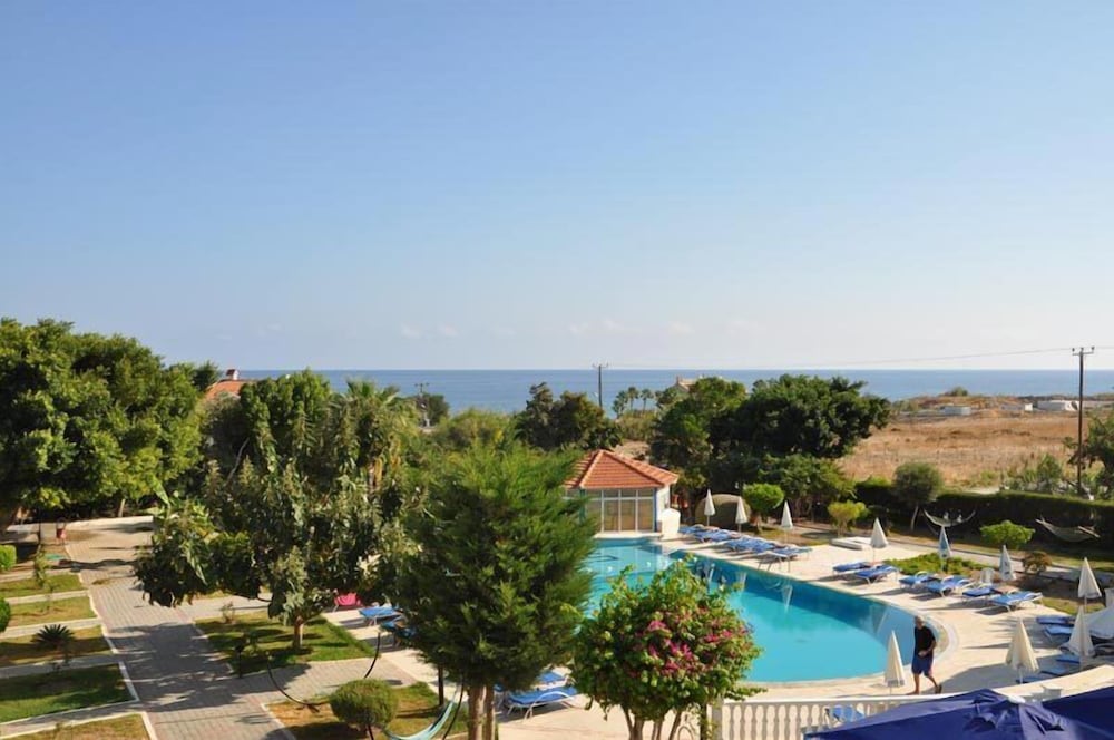 Sempati Hotel 37/44