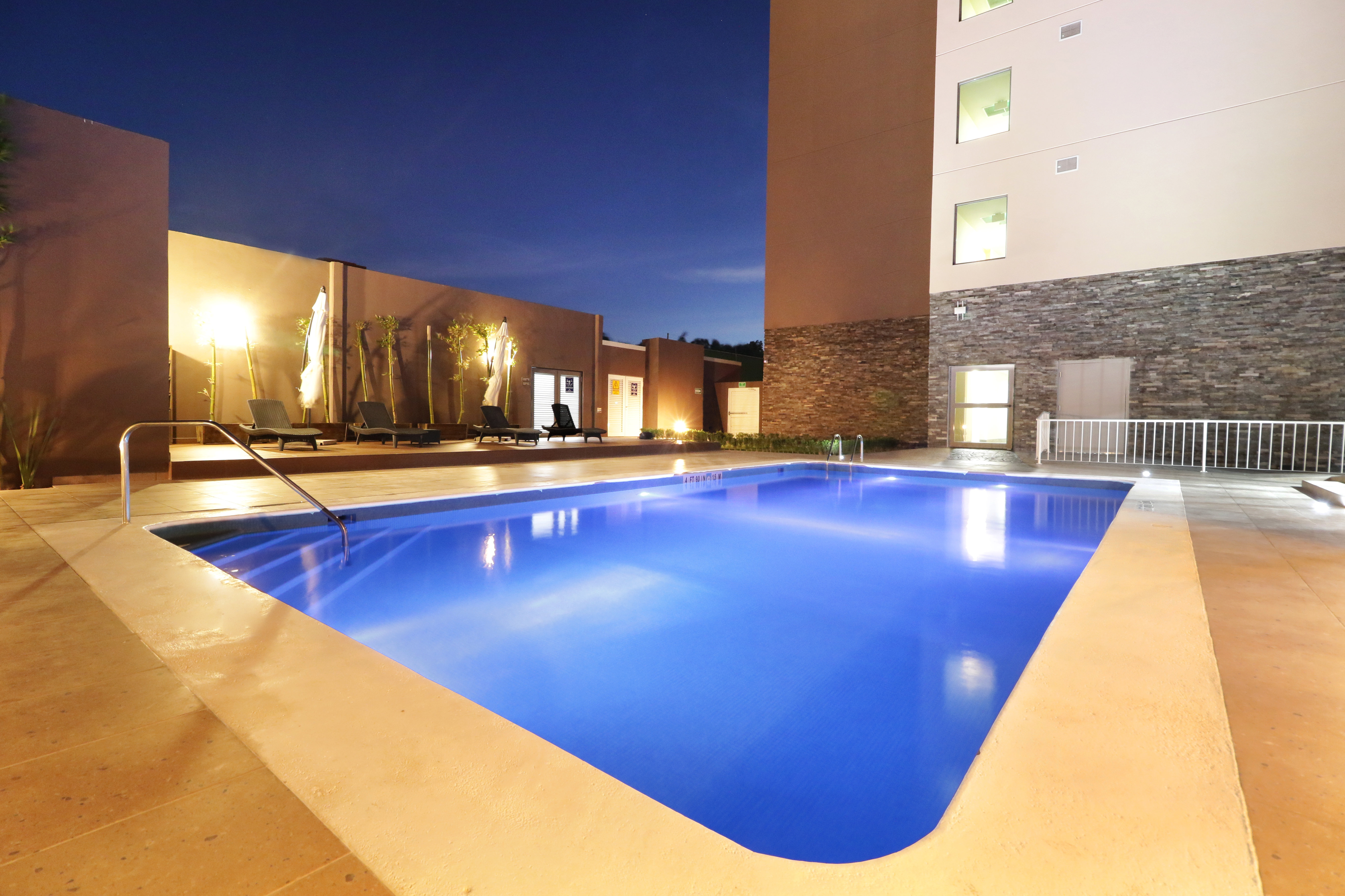 CANDLEWOOD SUITES CELAYA 39/75