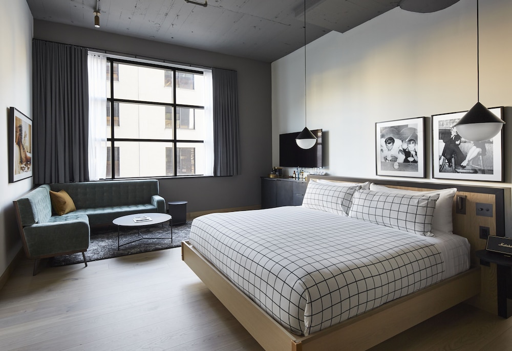 LOFT, SUITE