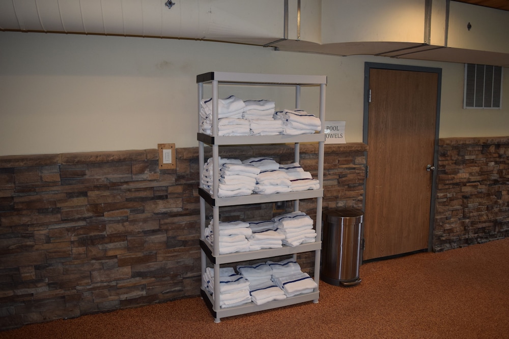 Days Inn By Wyndham Cadillac 18/39
