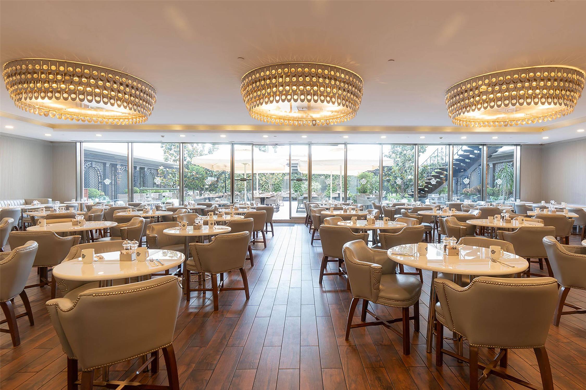 Wyndham Grand Istanbul Kalamis Marina 32/40