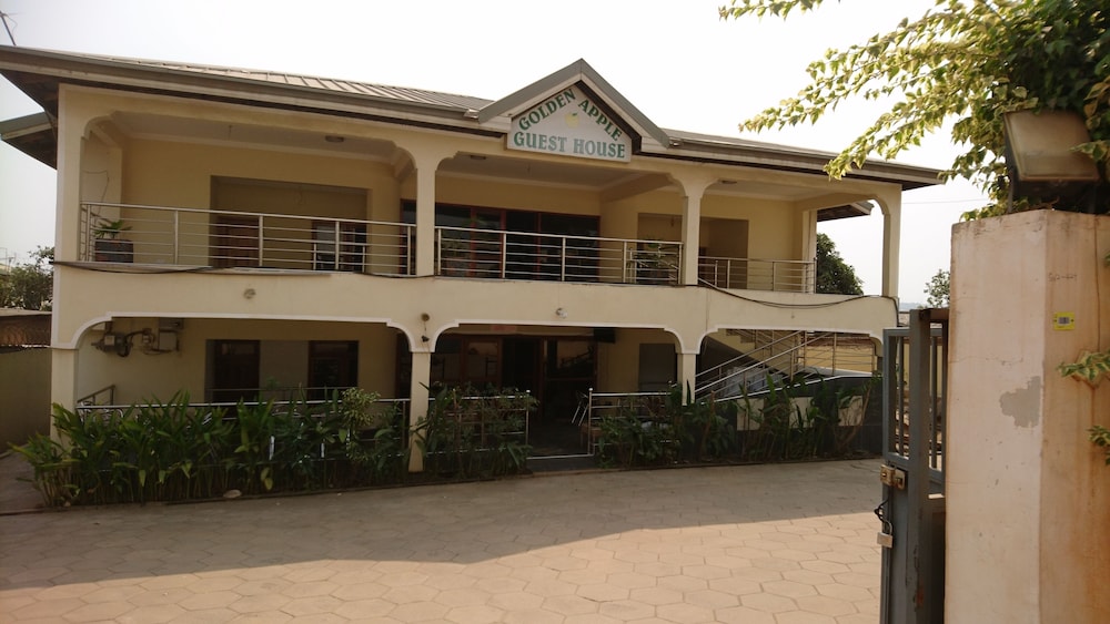 The Golden Apple Guest House 6/74