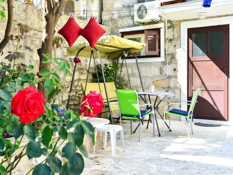 HOTEL APARTMANI SLAVICA 22/38