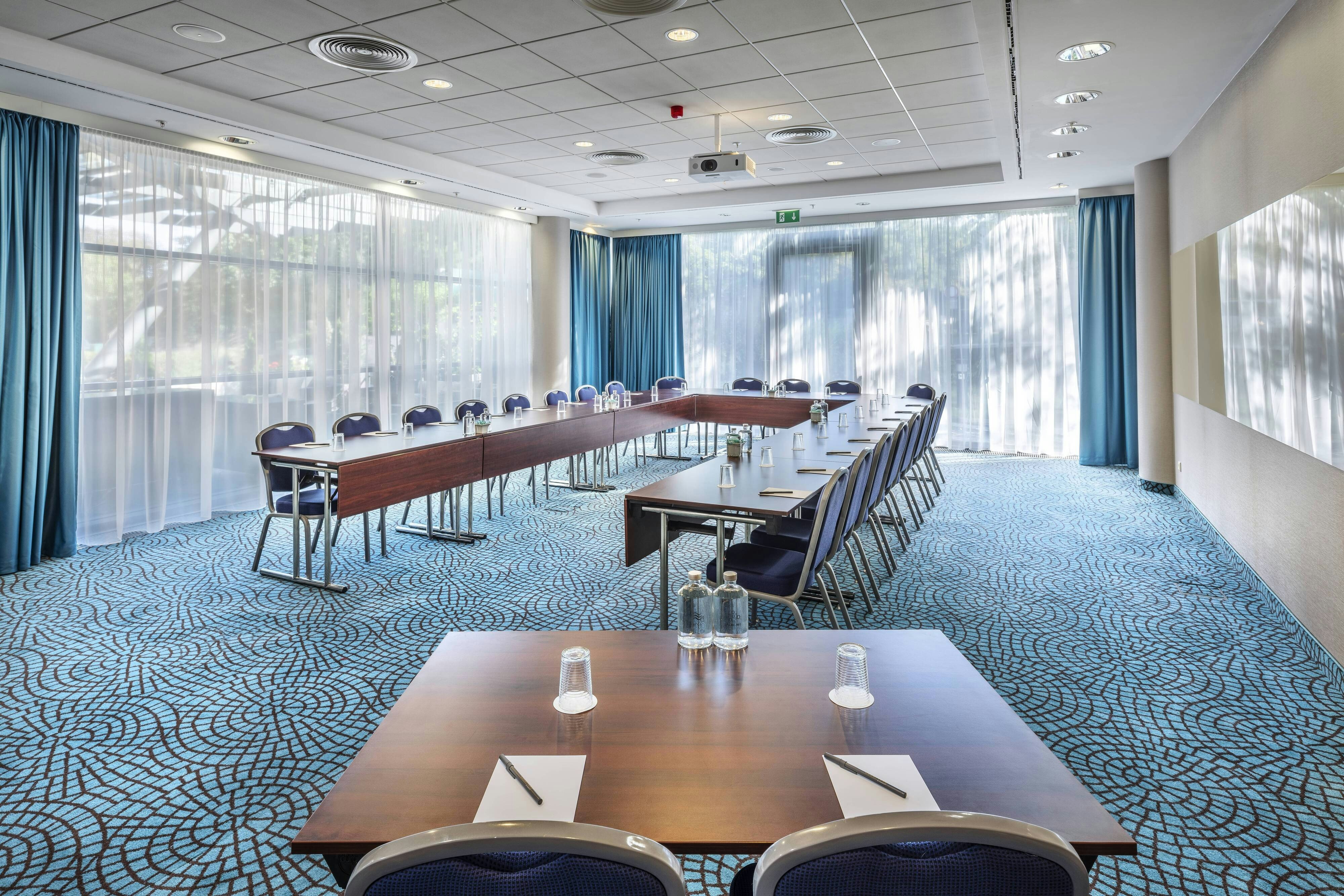 Courtyard By Marriott Prague City 51/54