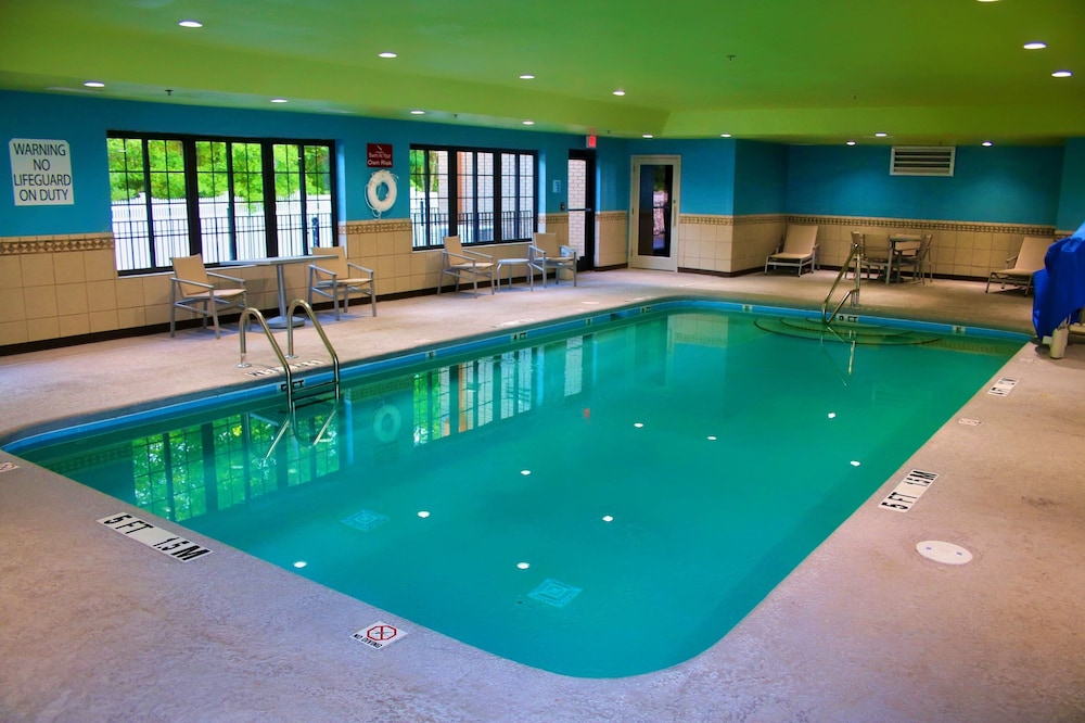 Holiday Inn Express Hotel And Suites Douglas 52/60