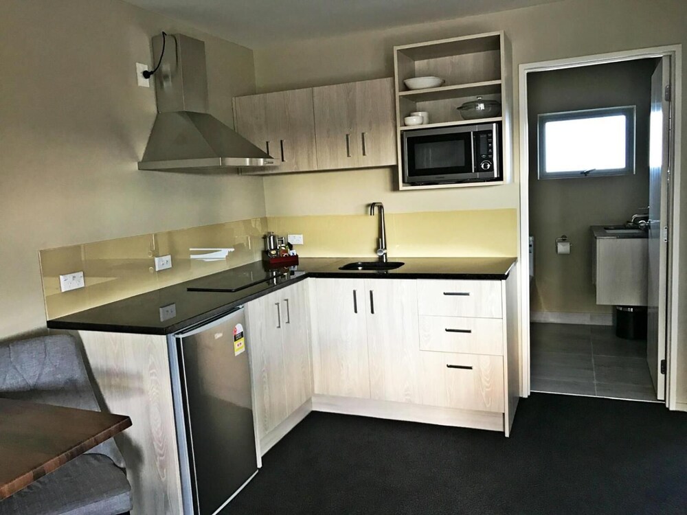Ellerslie Palms Motel 40/68