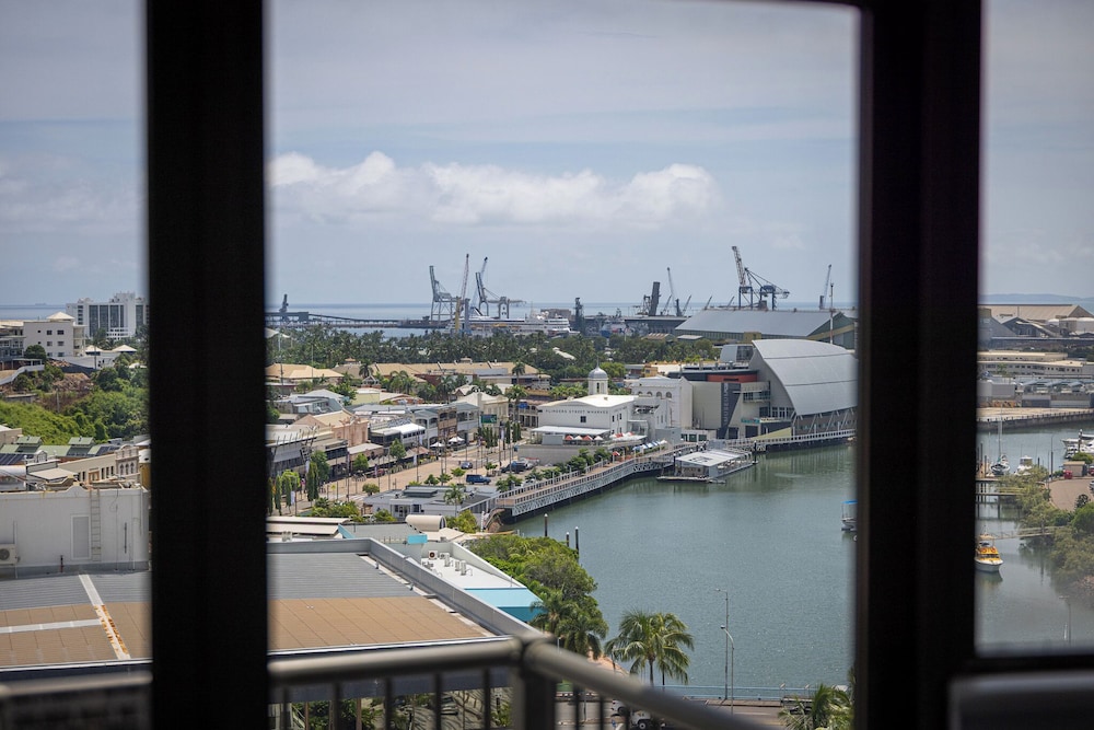 HOTEL GRAND CHANCELLOR TOWNSVILLE 59/62