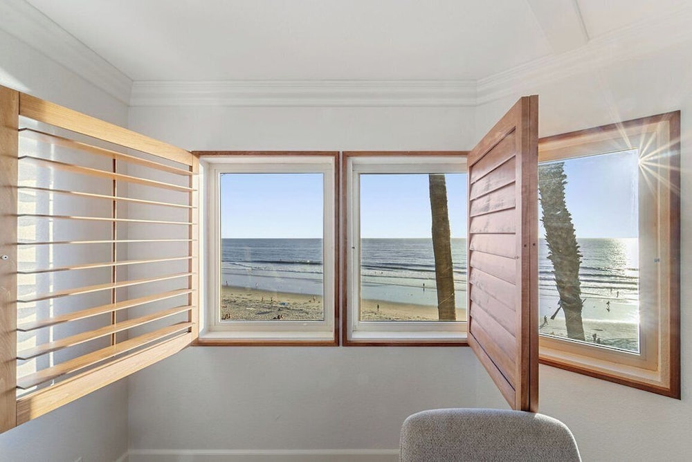 Grand, Pacific, Suite, King Bed، Pacific Terrace Hotel 10/10