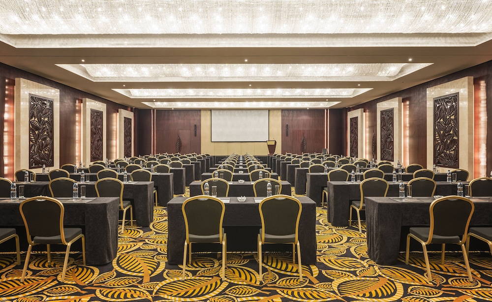 Sofitel Dubai Jumeirah Beach Hotel 70/80