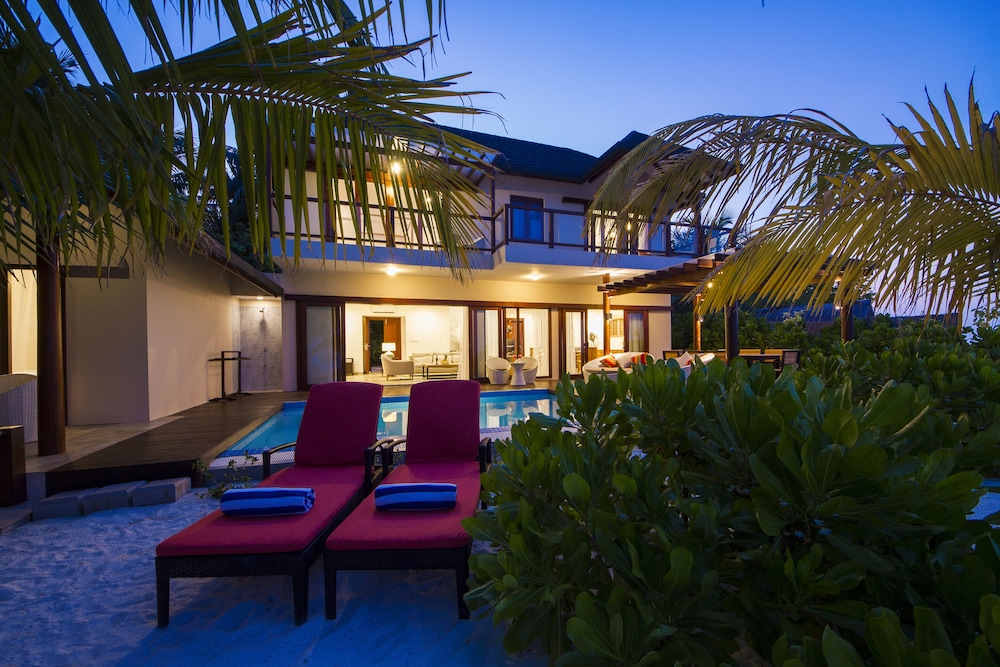 Summer Island Maldives 3/64