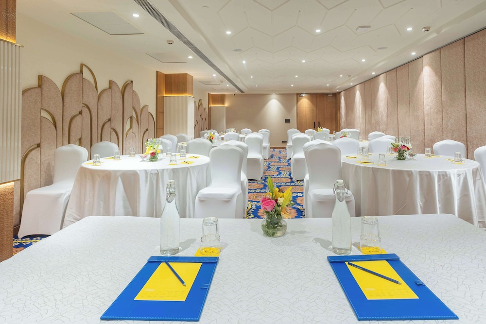 GOLDEN TULIP JAIPUR 47/50