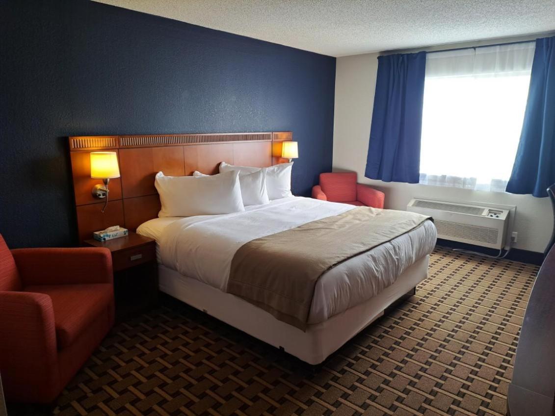Crossroads Hotel 9/29
