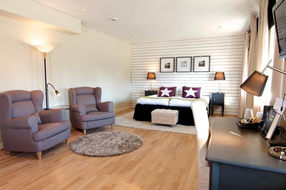 Hotell Tinget 17/24