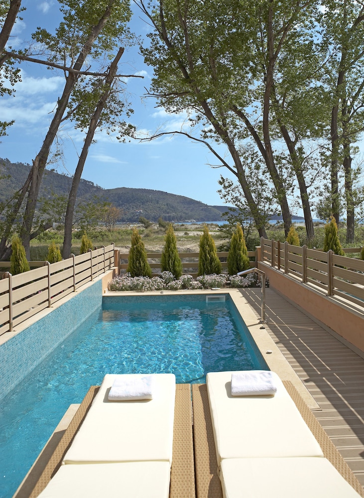 Alexandra Golden Family Innovation Resort 43/76
